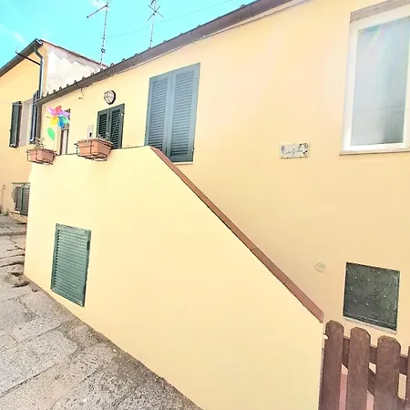 Casa Giulia Nel Borgo * Pila (Livorno)